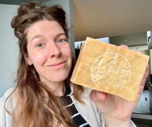 Van haren wassen tot tandenpoetsen: dit kan je met Aleppo zeep